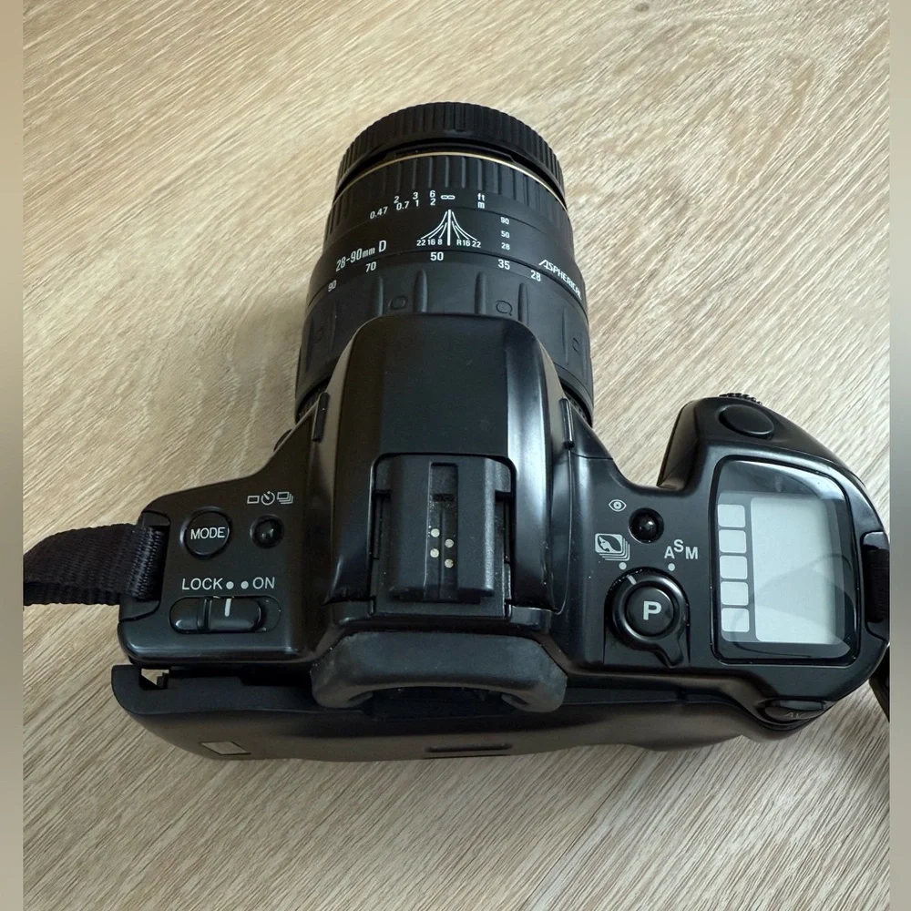 Minolta Maxxum 430si RZ 35mm SLR Film Camera Quantaray 28-90mm Lens and Kit